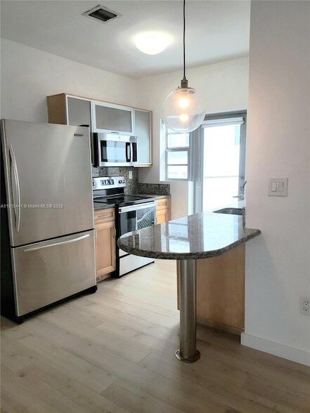 Building Photo - 1521 Euclid Ave