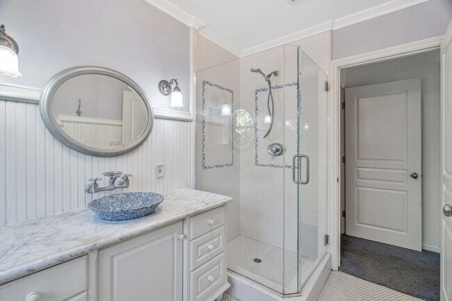 Building Photo - 3BD/2BA Home | Central A/C | 2-Car Garage | Top Schools