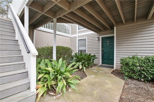 Building Photo - 210 Wynnes Ridge Cir SE