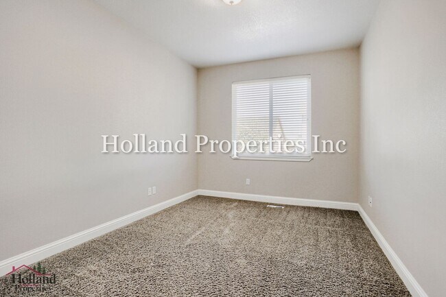 Building Photo - 21569 SW Susan Ln