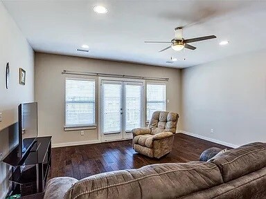 Building Photo - 5903 Lindell Ave