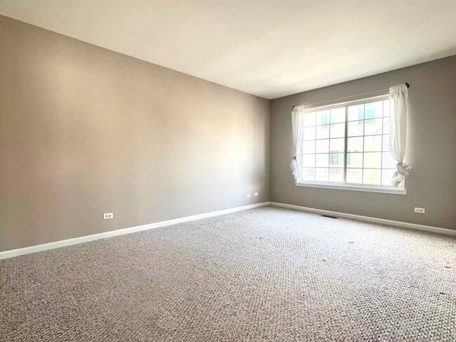 Building Photo - 3356 Ravinia Cir