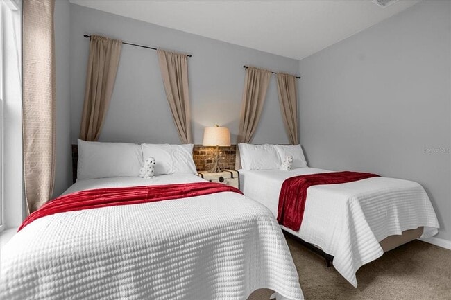 Building Photo - 5350 Diplomat Ct