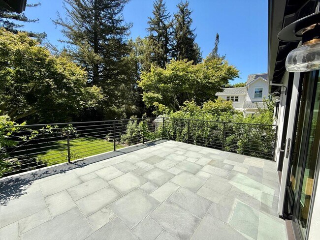 Building Photo - 5 Monte Vista Ave