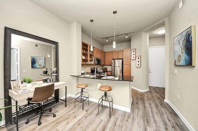 Building Photo - 5455 Richmond Ave.