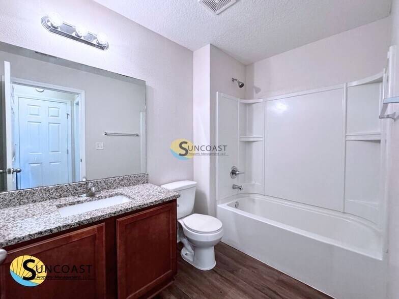 Building Photo - 1824 Navaho Ave