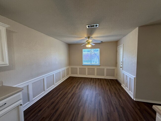 Building Photo - 4 Bedroom, 2 Bathroom House in Killeen wit...