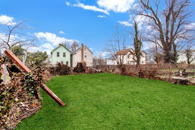 Building Photo - 173 Oakwood Pl