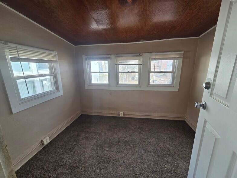 Building Photo - 414 Perrin St