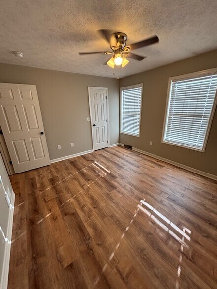 Building Photo - 254 Marcellus Dr