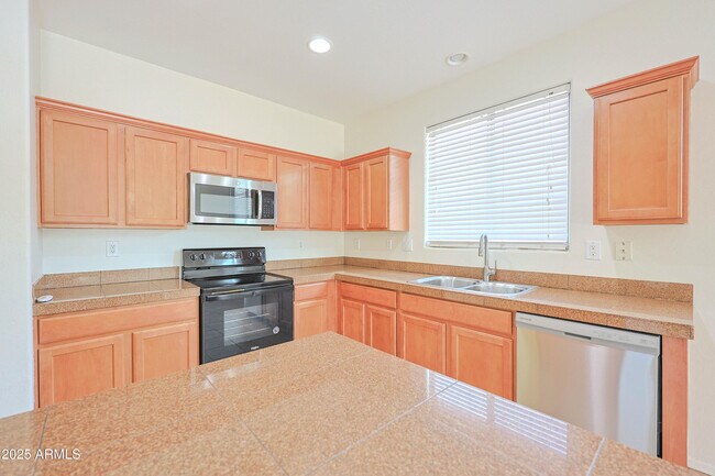 Building Photo - 39904 N Bell Meadow Trail
