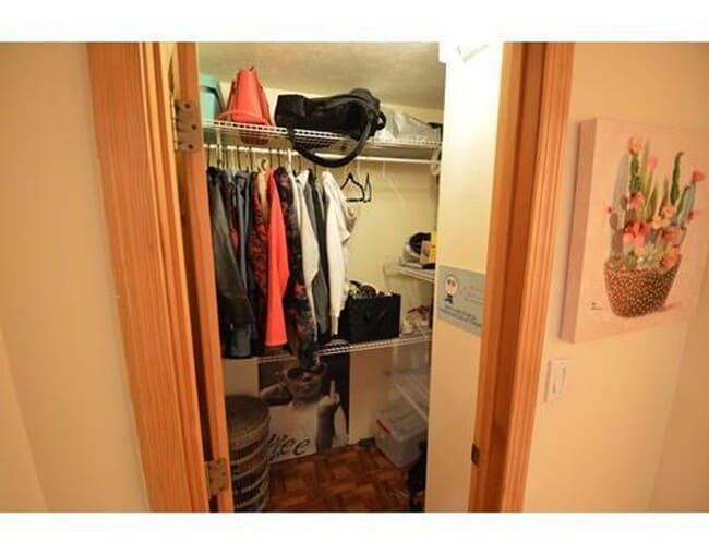 Building Photo - No Brokers Fee Conve nient Brookline Location.Eat-in Kitchen, Laundry on a Site