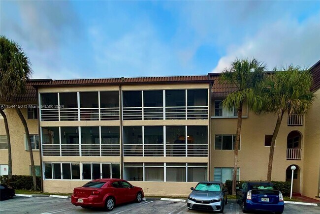 Primary Photo - 2700 Riverside Dr
