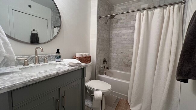 Building Photo - 2303 S Michigan Ave