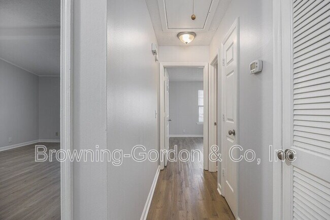 Building Photo - 3332 Oak Trees Ct