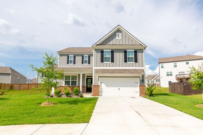 Building Photo - Spacious Family Home for Rent in Fairburn,...