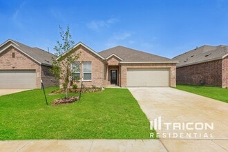 Building Photo - 1305 Francesca Dr
