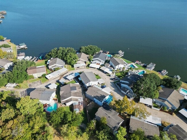 Building Photo - 88 Lakeview Village