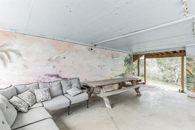 Building Photo - 22518 Felicia Dr