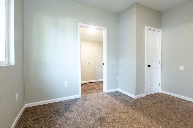 Building Photo - 1601 S Pattie St