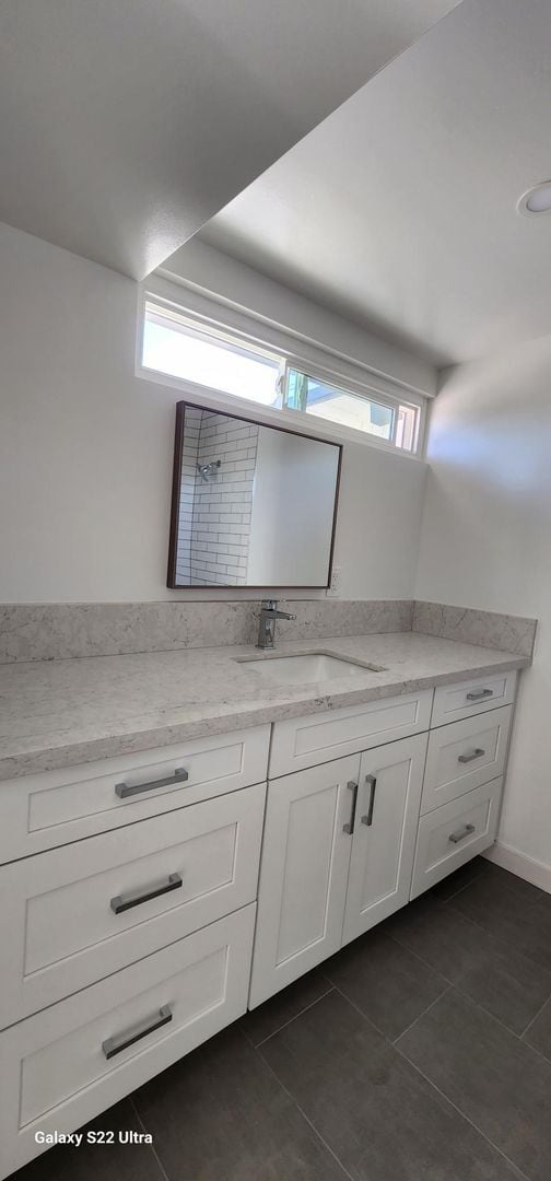 Building Photo - Freshly remodeled, 4 bedroom 2 bath house ...