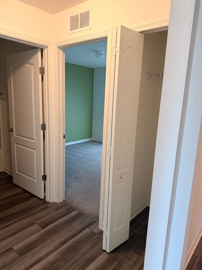 Building Photo - 281 Arbuthnot St