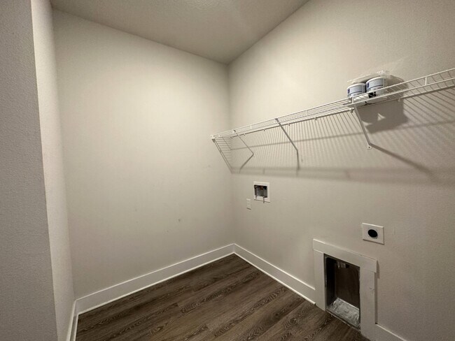 Building Photo - 1105 Shoal River Dr