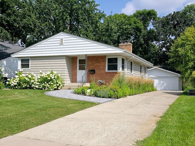 Primary Photo - Charming 4-bed 3-bath house in Edina