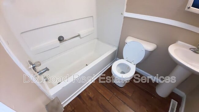 Building Photo - 406 South Seventh Street