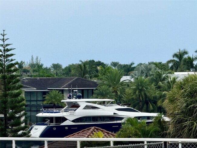 Building Photo - 20505 E Country Club Dr