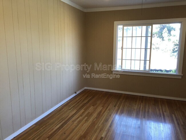 Building Photo - 507 E Cypress St