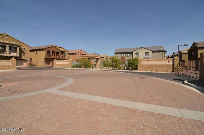 Gated Entry - 17365 N Cave Creek Rd