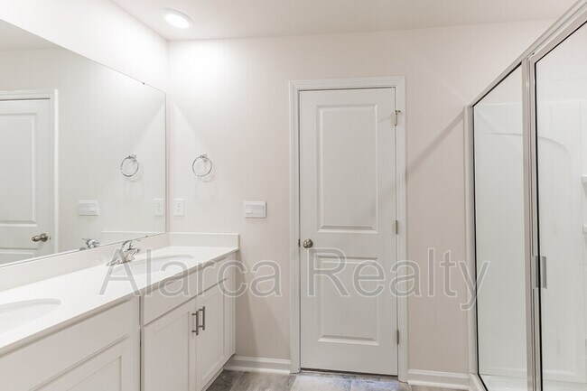 Building Photo - 114 Sequoia Frst Dr