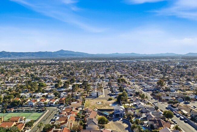 Building Photo - 5130 Amanda Ln