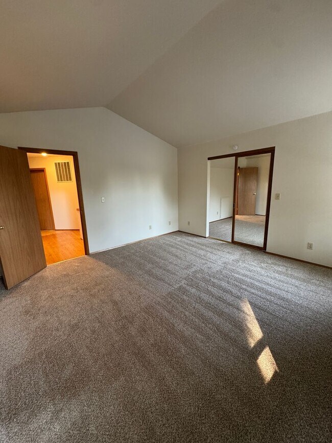 Building Photo - HEART OF SILVERDALE - 4BED 3 BATH HOME