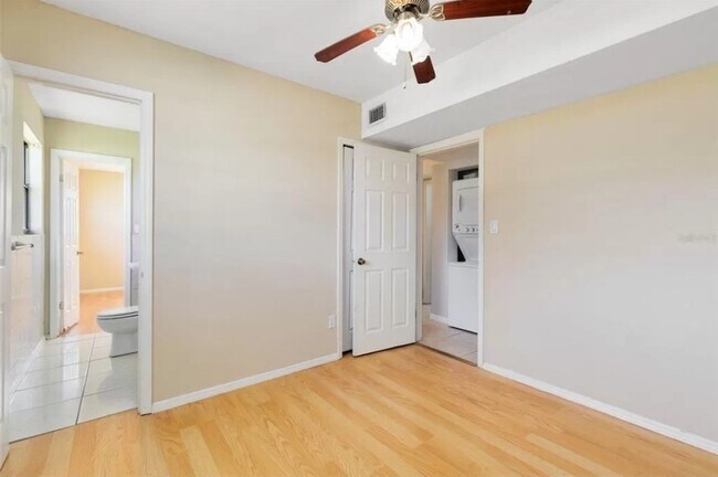 Building Photo - 600 S Oxalis Ave