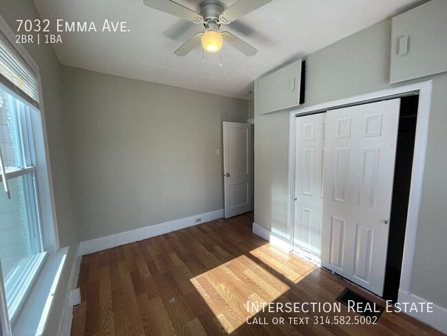 Building Photo - Spacious 2 Bed/1Bath w/Garage and Bonus Ro...