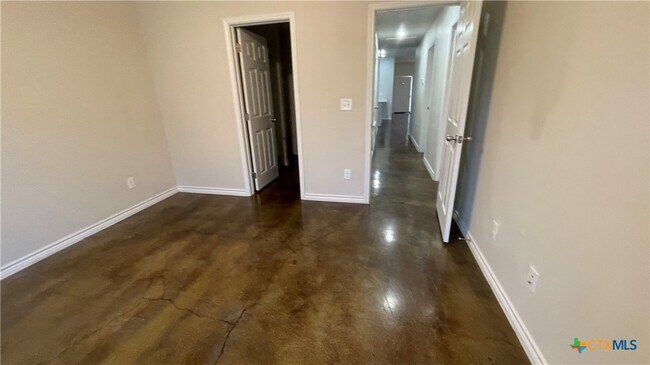 Building Photo - 202 Lowes Blvd