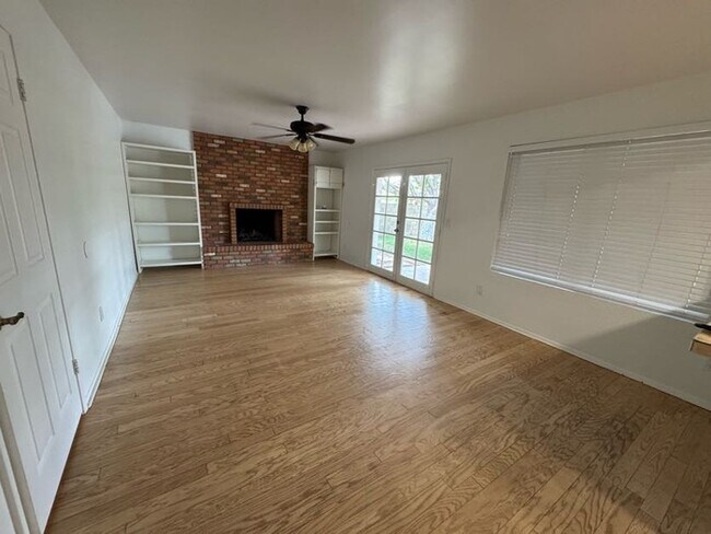 Building Photo - Glendale 4br With Pool