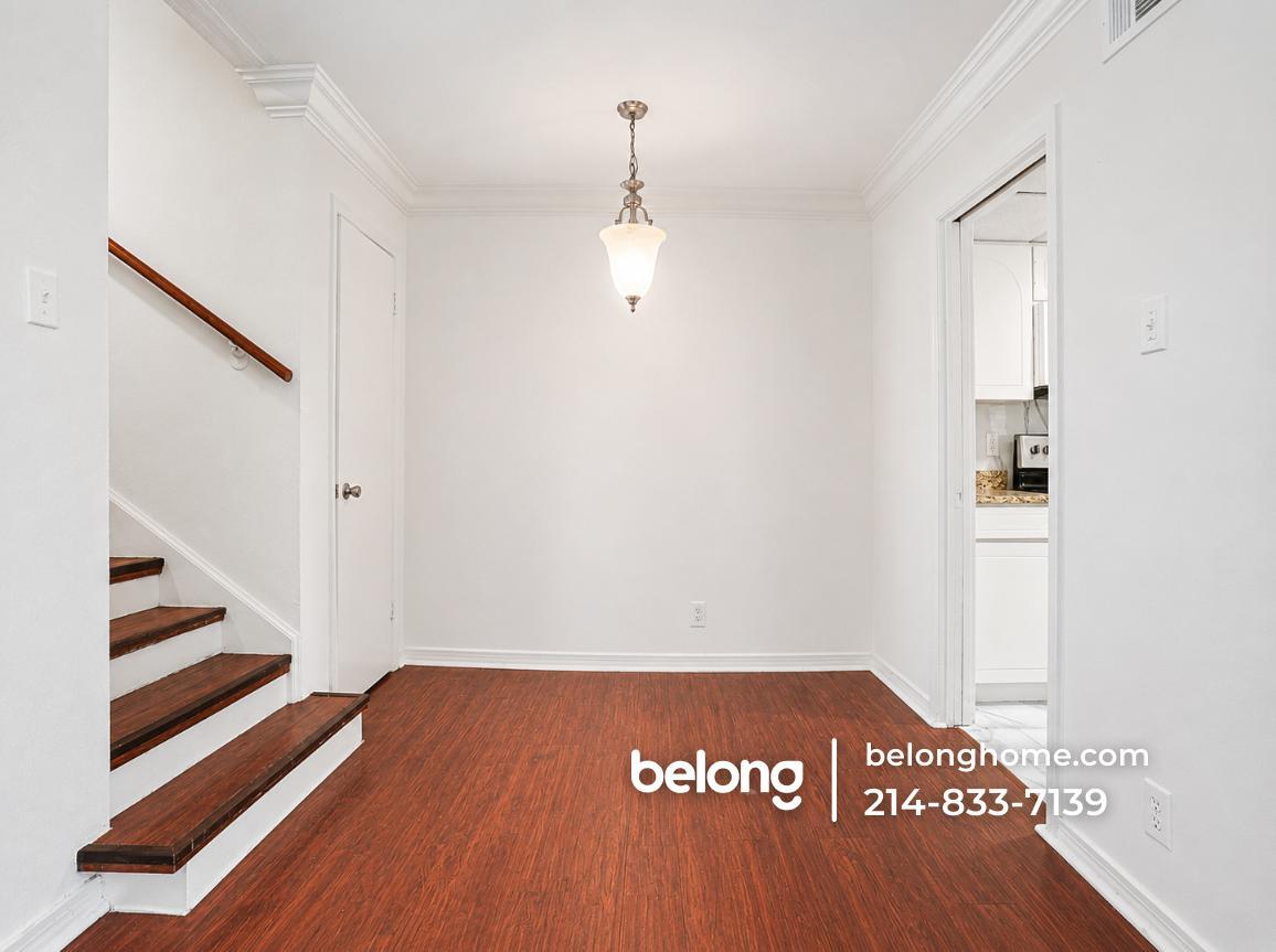 Building Photo - 506 E Avenue J