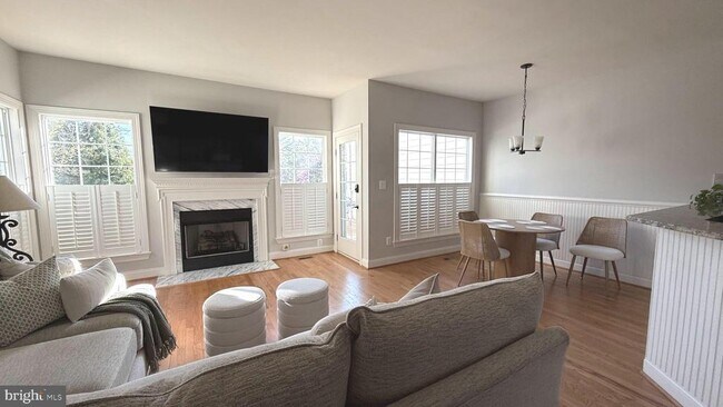 Building Photo - 19913 Naples Lakes Terrace