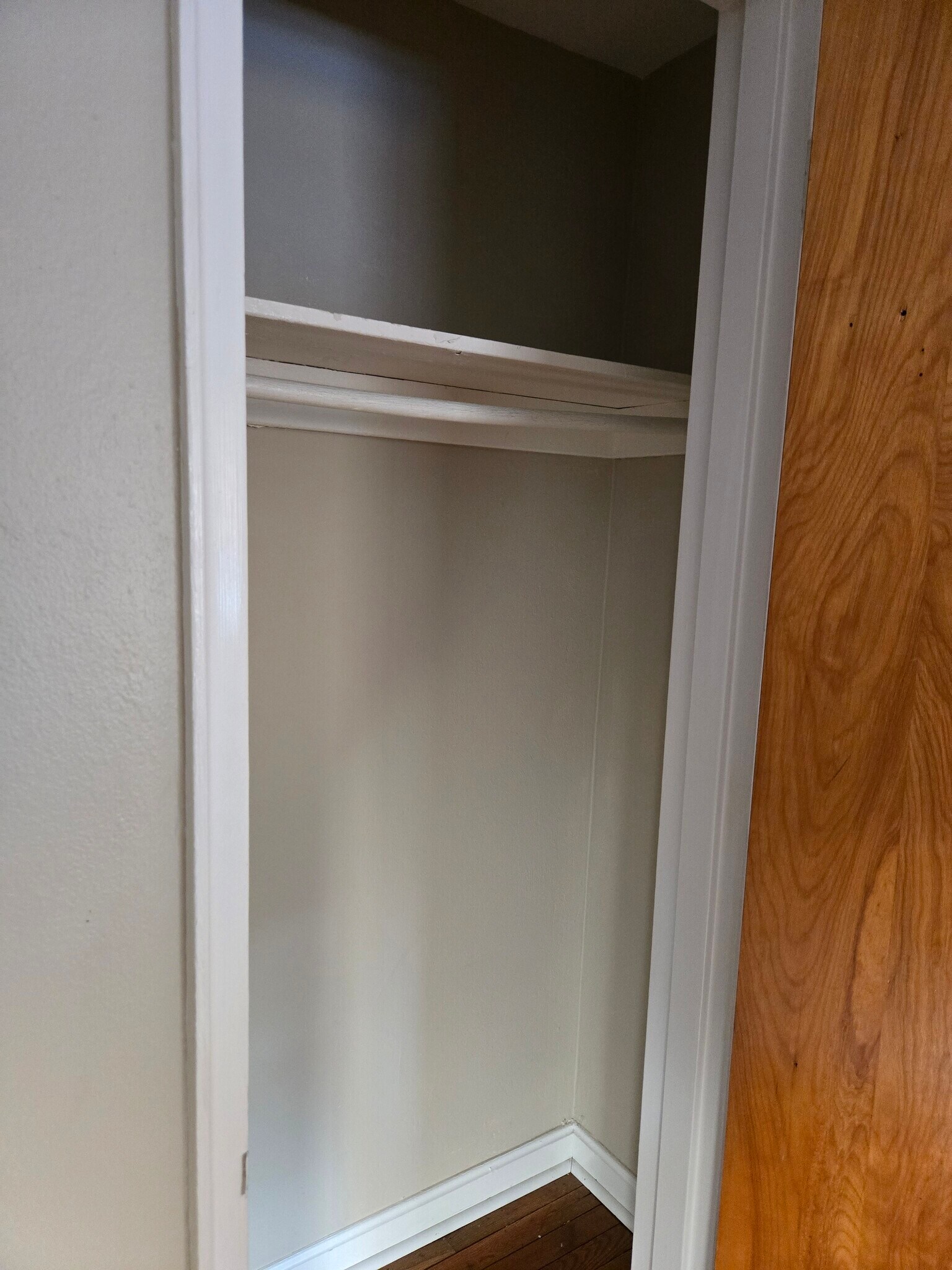 Building Photo - 1043 Broadview Blvd S