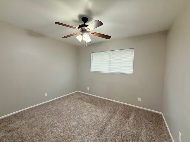 Building Photo - 606 Pierce St