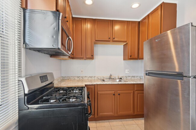 Building Photo - 1606 Gwynns Falls Pkwy