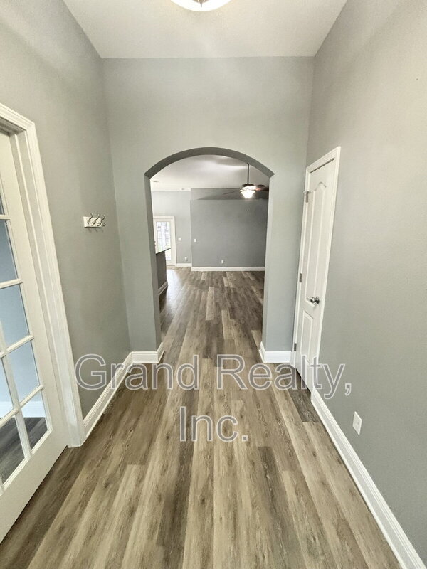 Building Photo - 5892 Dunridge Drive