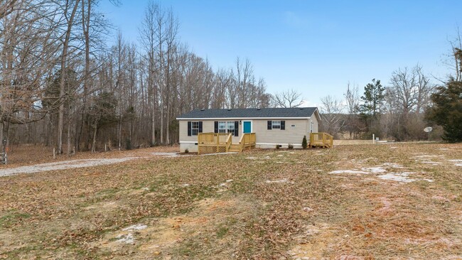 Building Photo - Newly Remodeled 3-Bedroom Home in Cumberland!