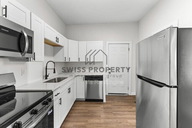Building Photo - 1339 Mooberry St