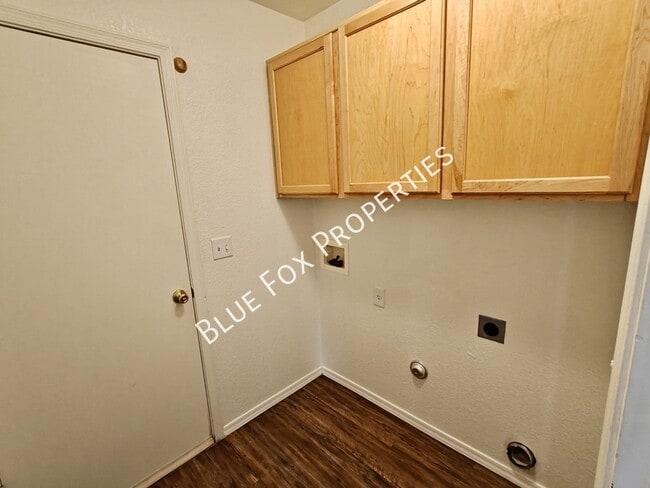 Building Photo - 3117 S Nastar Dr