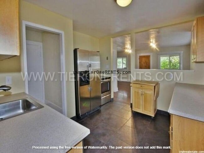 Building Photo - NO DEPOSIT option available for qualified renters!