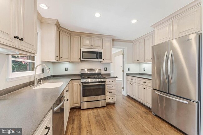 Building Photo - 3867 Chesterbrook Rd